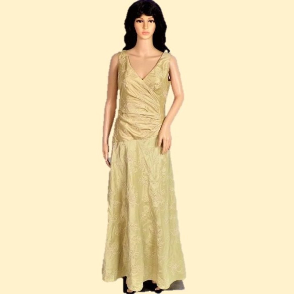J.R. NITES BY CALIENDO size 6 champagne fit/flare long gown nylon/polyester